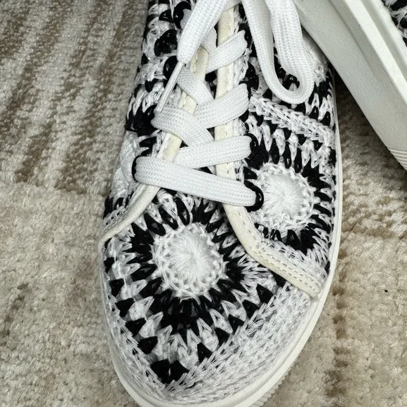 Granny Square Women's Platform Sneakers - Picture 4 of 6